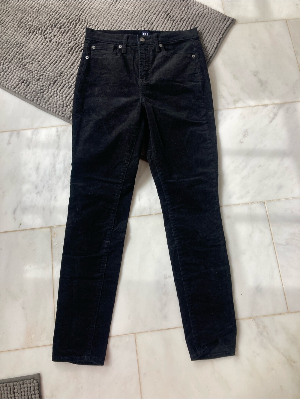 GAP Women's Black Skinny Corduroy Jeans size 4, 27R